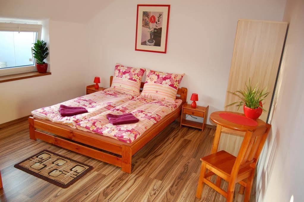 Hostel Okęcie 39 - Free Transfer To Airport *