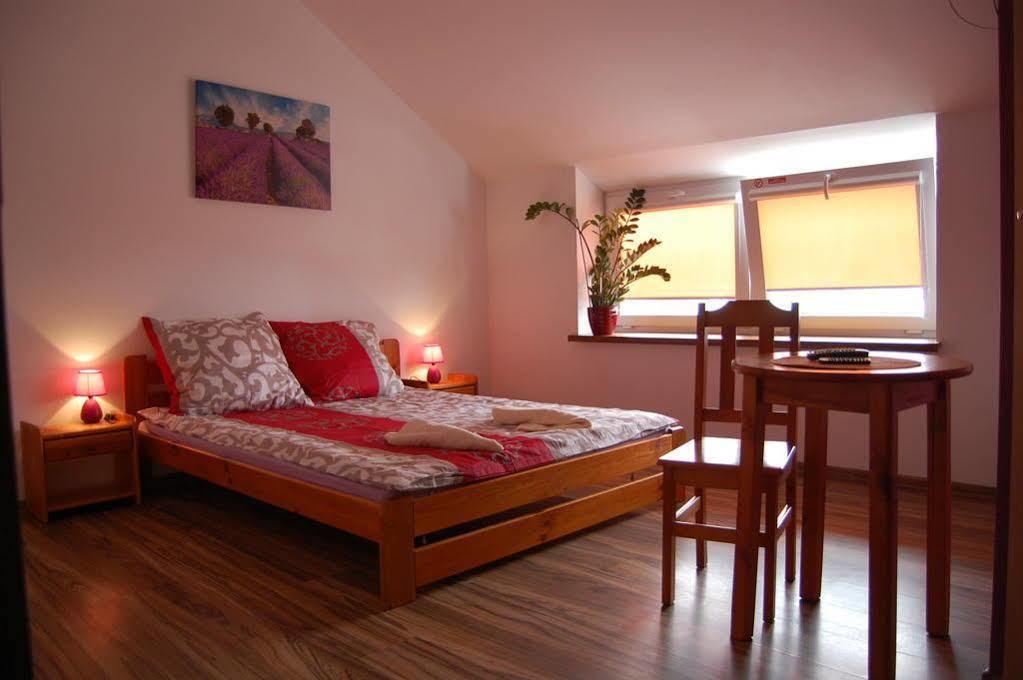 Hostel Okęcie 39 - Free Transfer To Airport