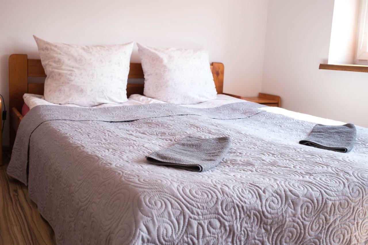 Okęcie 39 - Free Transfer To Airport Hostel *